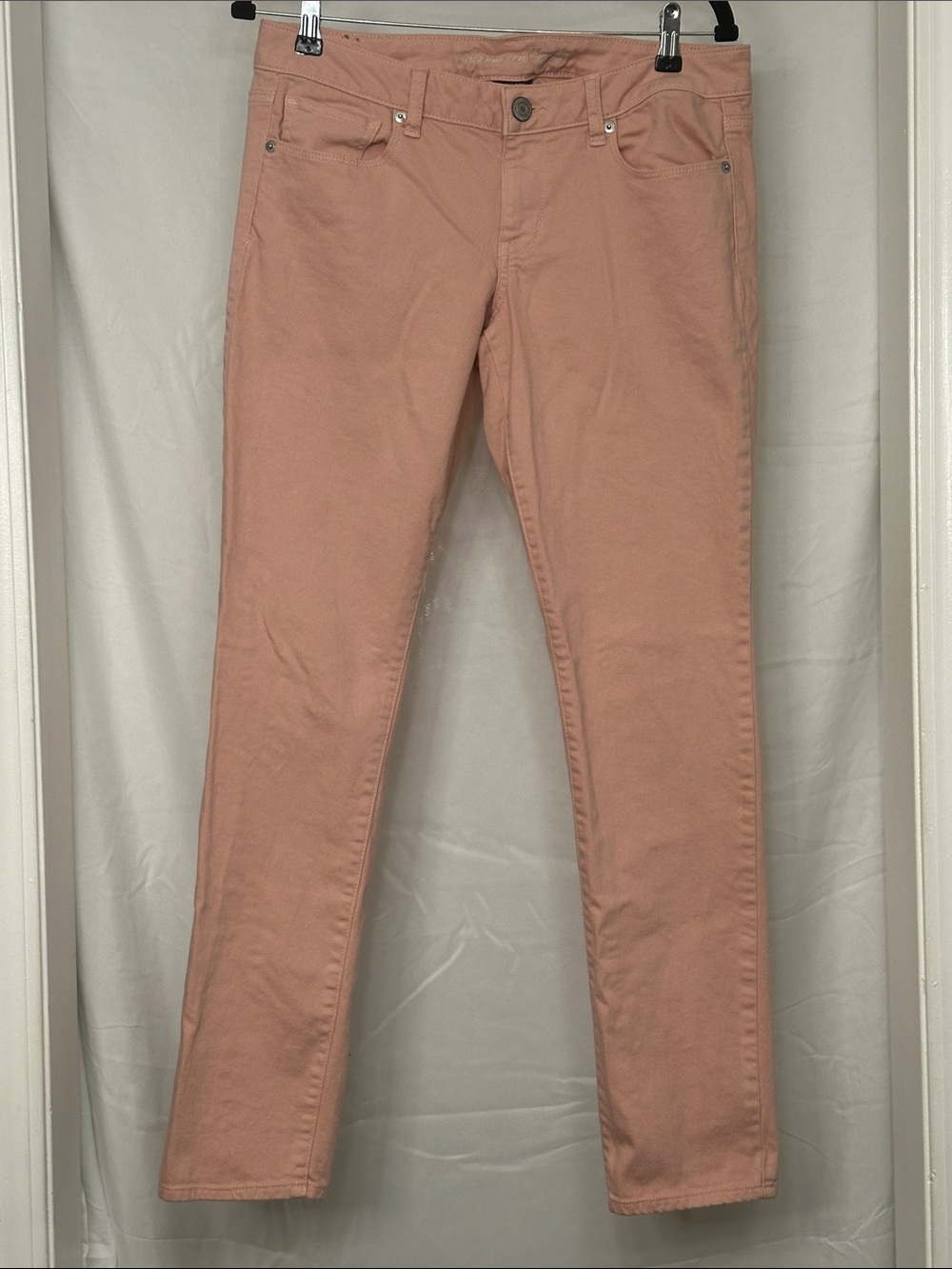 American Eagle Outfitters Women’s Skinny Jeans in Dusty Rose